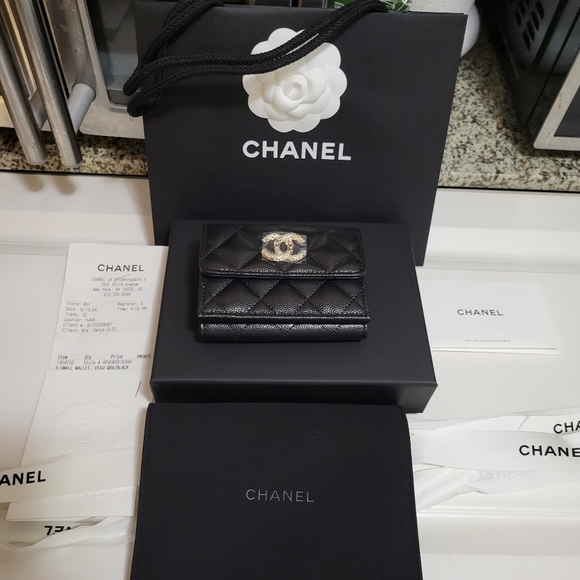 Chanel Trifold Compact Caviar Wallet - Picture 12 of 17